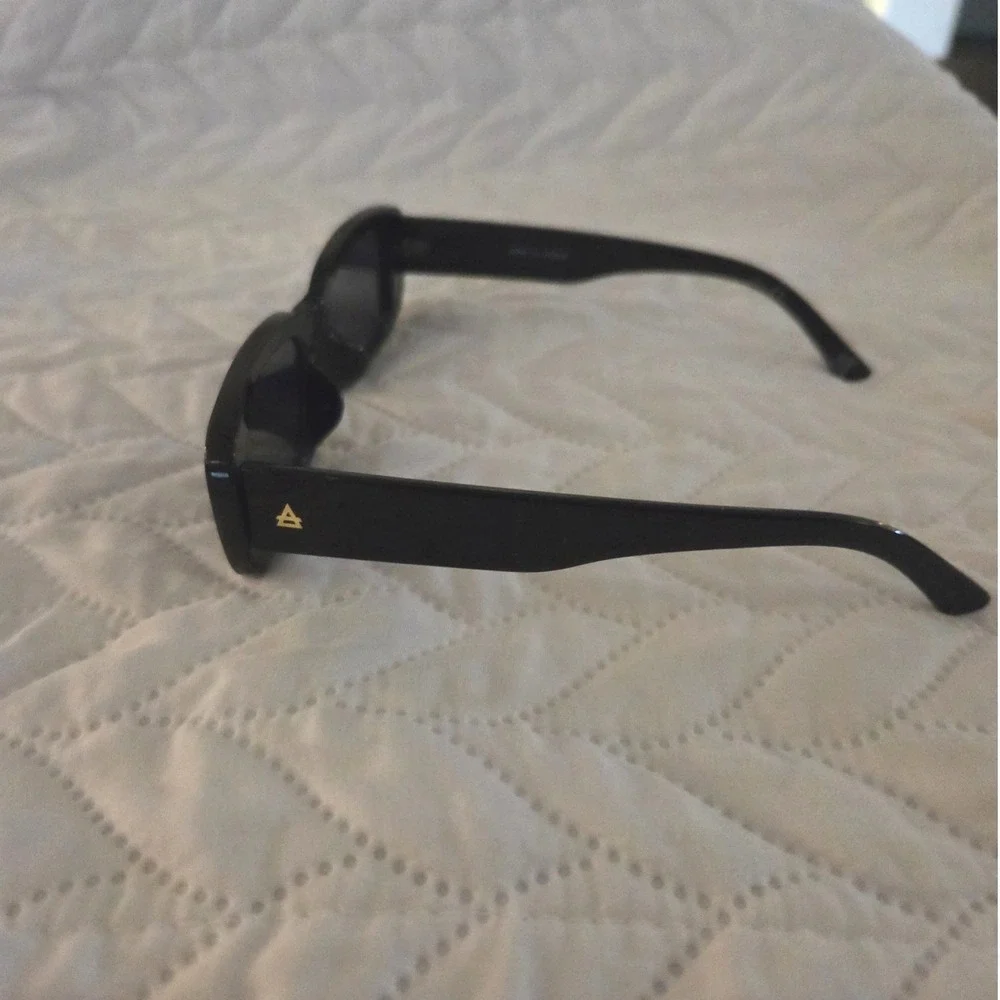 AIRE Ceres V2 Black‎ Rectangular Sunglasses Recycled Plastic 2122526 Smoke Lens